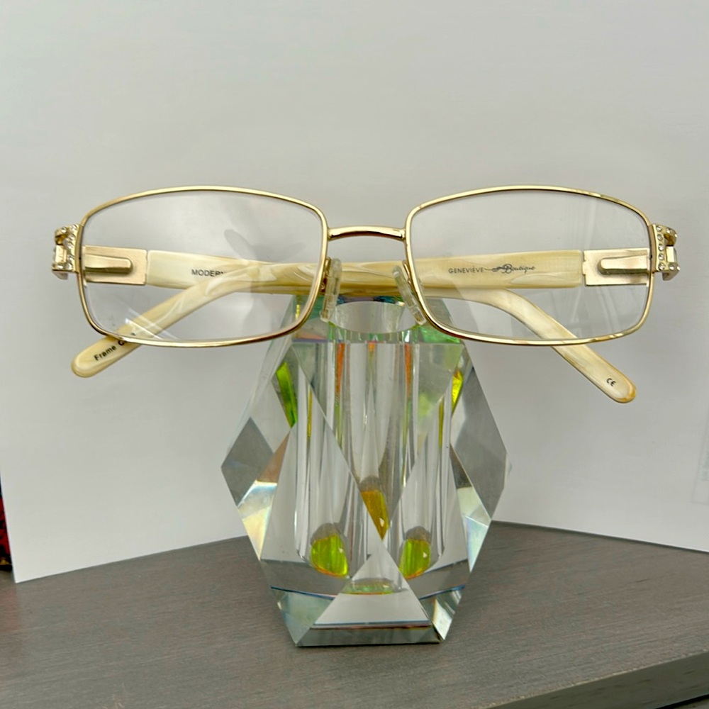 Women’s frames rhinestone with gold.